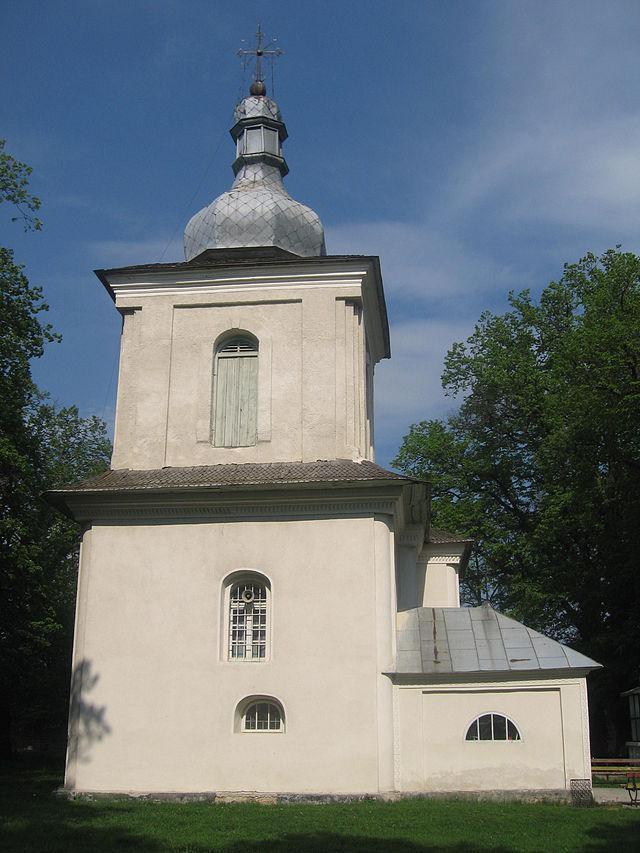 Biserica - vedere exterioară